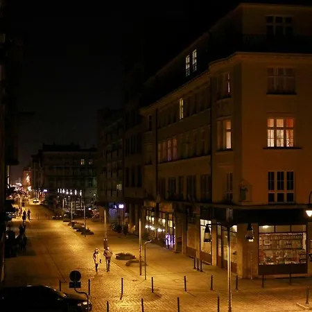 City Center With Parking Daire *